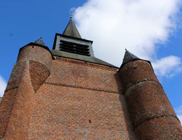 Eglise fortifiée < Burelles < Aisne < Picardie - 