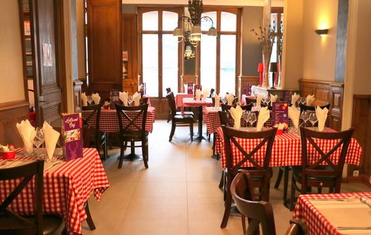 Restaurant Le Grand cerf < LA CAPELLE < Thiérache < Aisne < Hauts de France - 