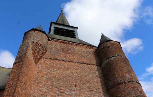 Eglise fortifiée < Burelles < Aisne < Picardie - 